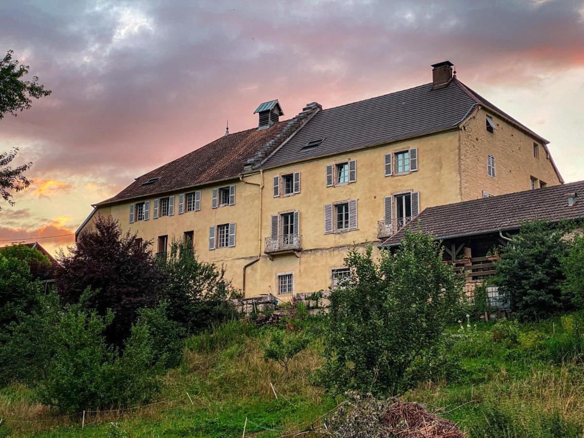 Вилла Lisons Des Sources Nans-sous-Sainte-Anne Экстерьер фото