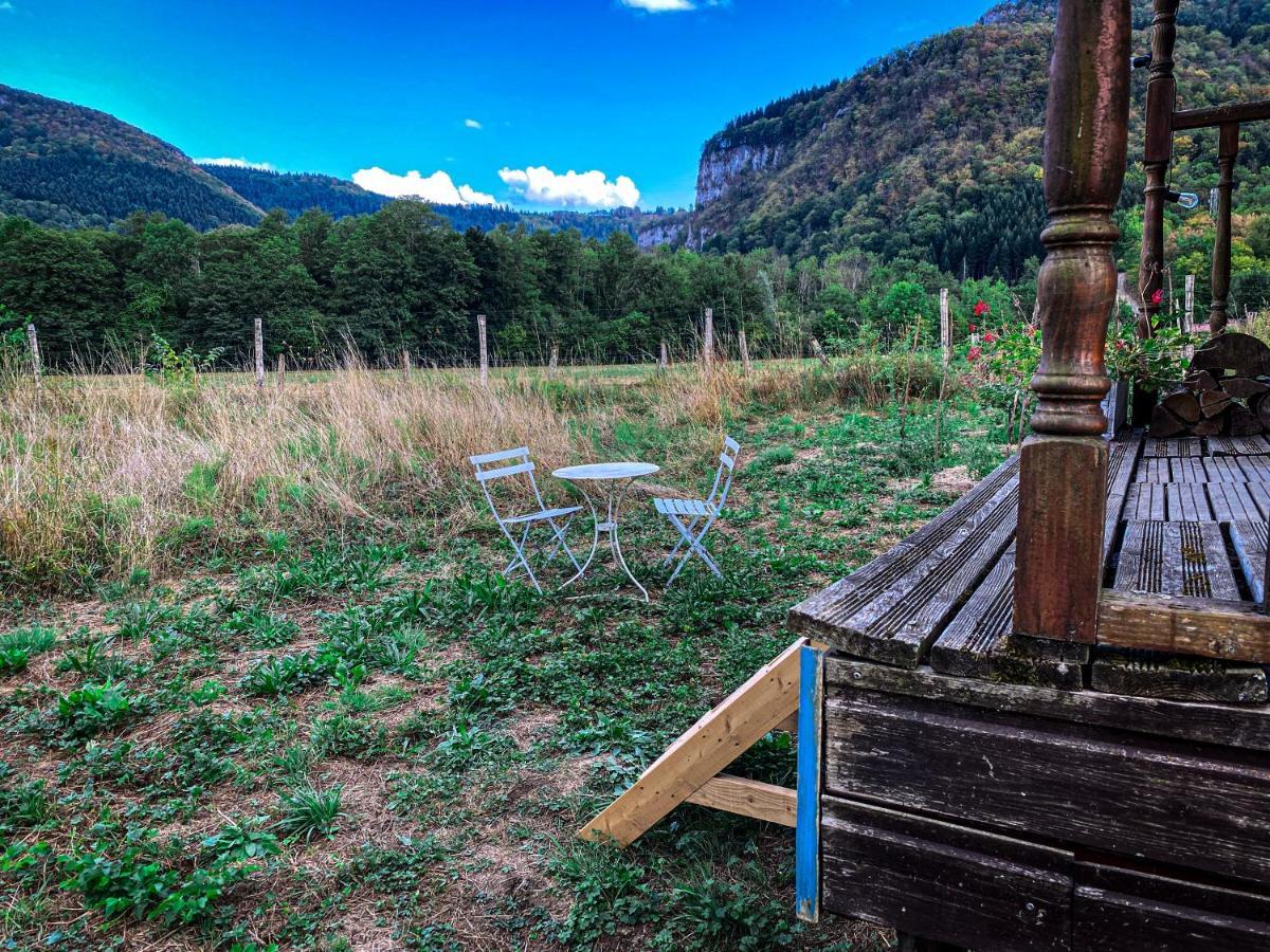 Вилла Lisons Des Sources Nans-sous-Sainte-Anne Экстерьер фото